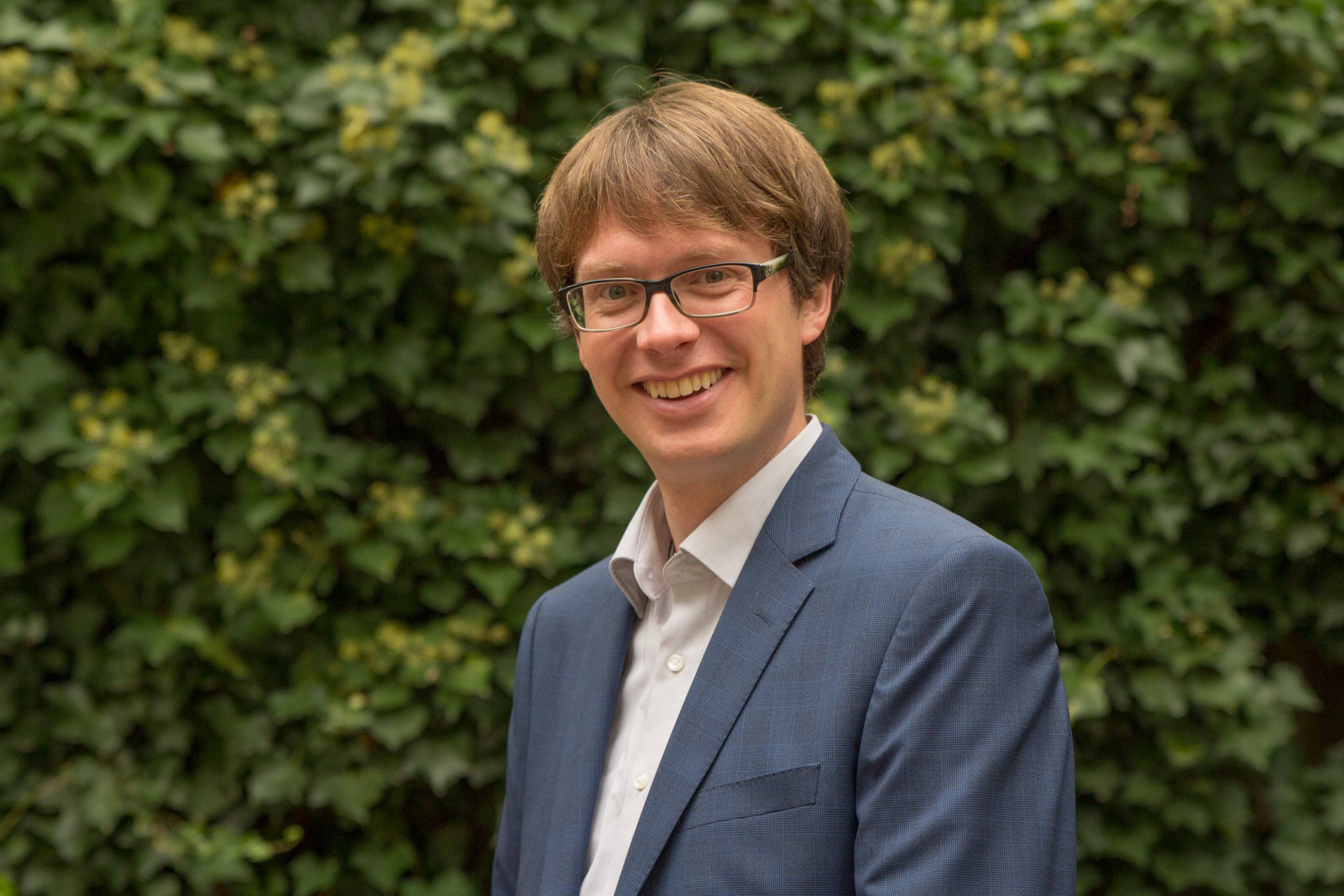 Porträt des weiteren dienstaufsichtführenden Richters am Arbeitsgericht Stuttgart Dr. Matthias Rögele Porträt des weiteren dienstaufsichtführenden Richters am Arbeitsgericht Stuttgart Dr. Matthias Rögele